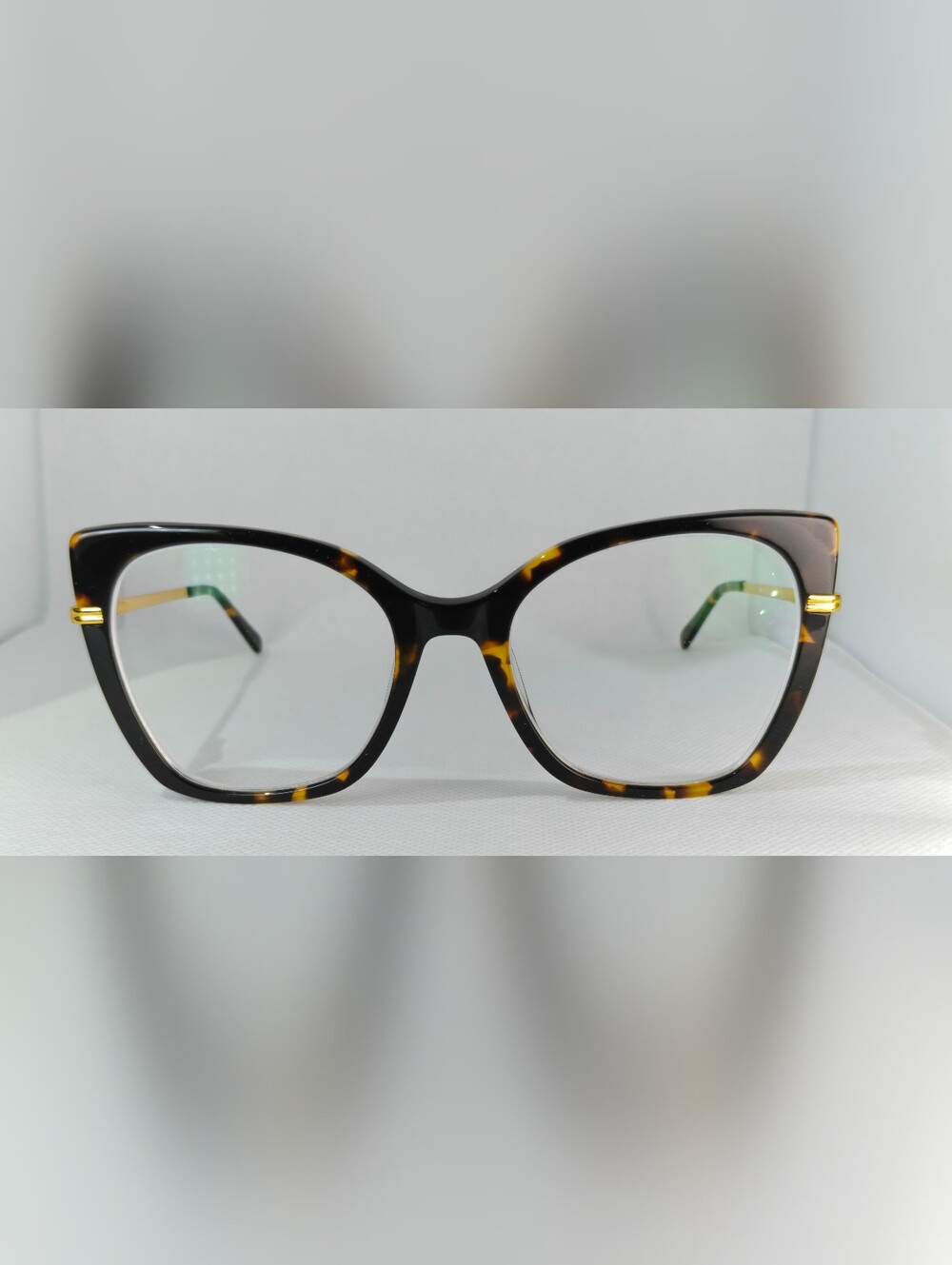 Delancey Classic Tortoiseshell Cat-Eye Women's Glasses. 20k Gold Color